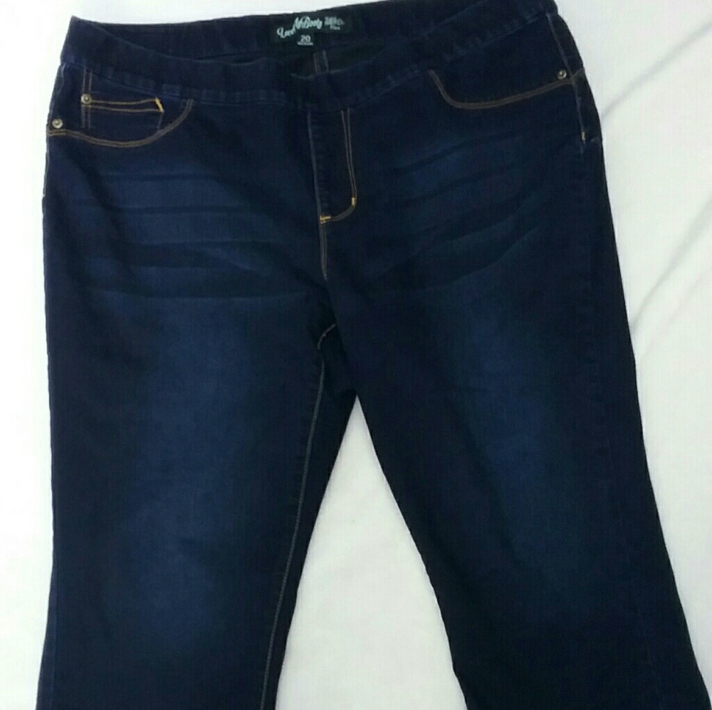 Thread Market Love My Booty Capri Jeans